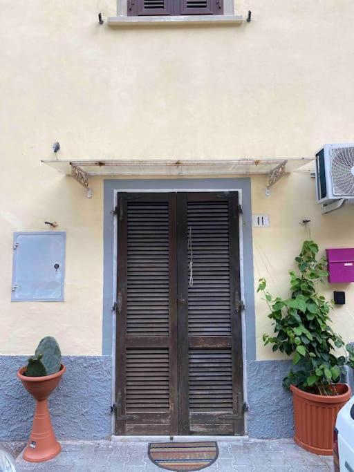 Ca Rara Pied A Terre Lägenhet Marina Di Carrara Exteriör bild